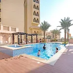 Stylish 1-Bedroom Retreat With Pool In Vibrant Jumeirah Golf Estates