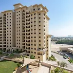 Stylish 1-Bedroom Retreat With Pool In Vibrant Jumeirah Golf Estates