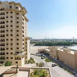 Stylish 1-Bedroom Retreat With Pool In Vibrant Jumeirah Golf Estates