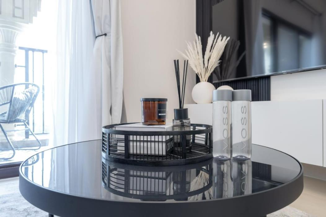 Stylish 1-bedroom Retreat With Pool In Vibrant Jumeirah Golf Estates Apartment *
